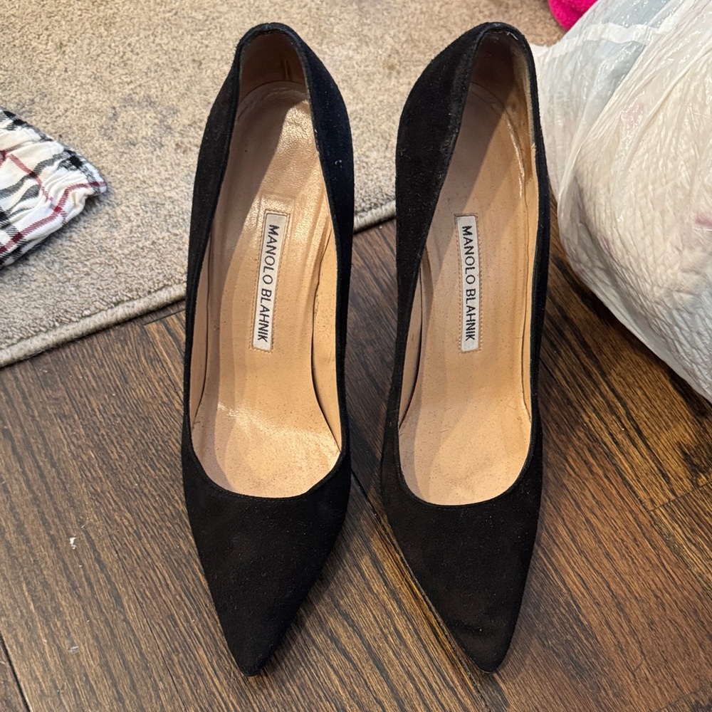 Manolo Blahnik Black Suede Pointed-Toe Pumps